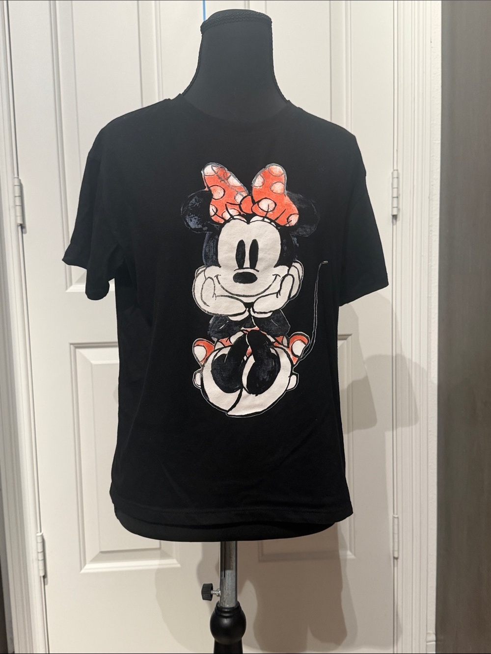 Disney Black Minnie Mouse Short Sleeve Tee with Red Bow (BD)
